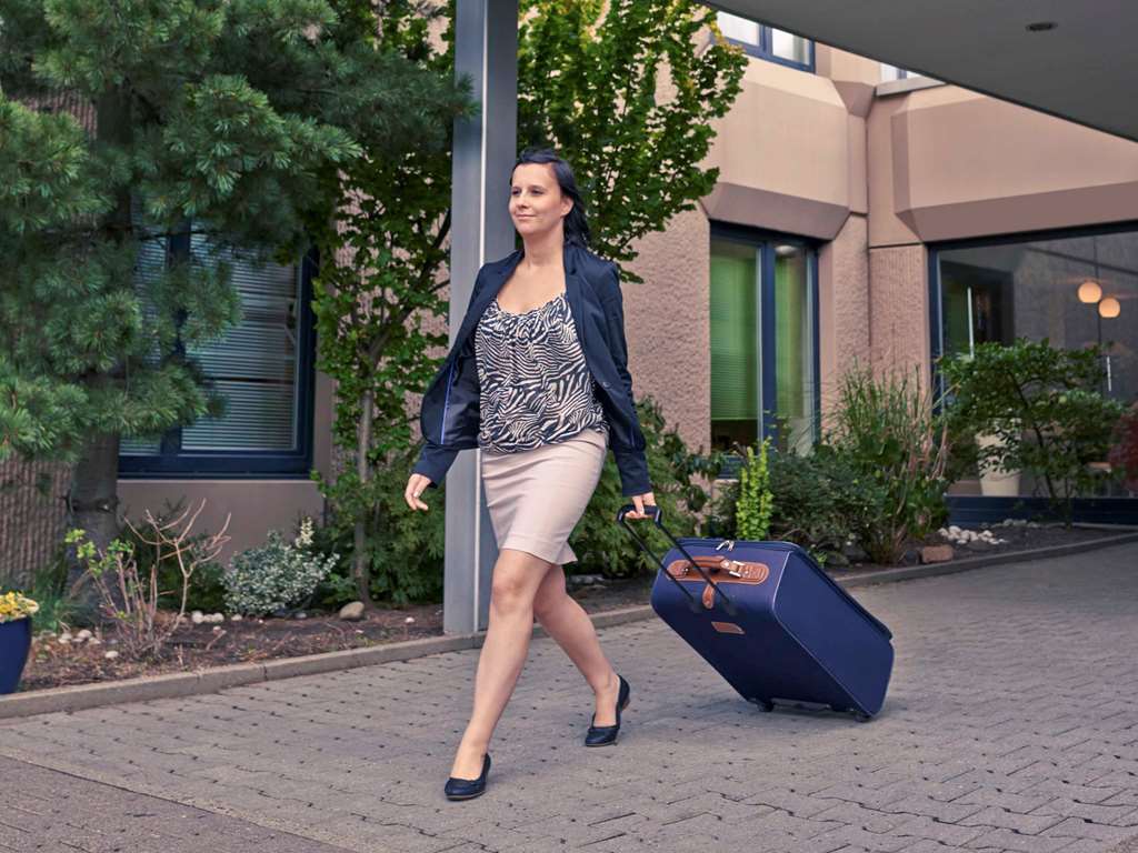 Mercure Airport Hotel Berlin Tegel Exterior photo