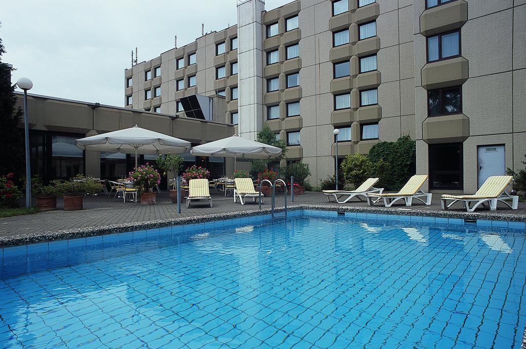 Mercure Airport Hotel Berlin Tegel Exterior photo