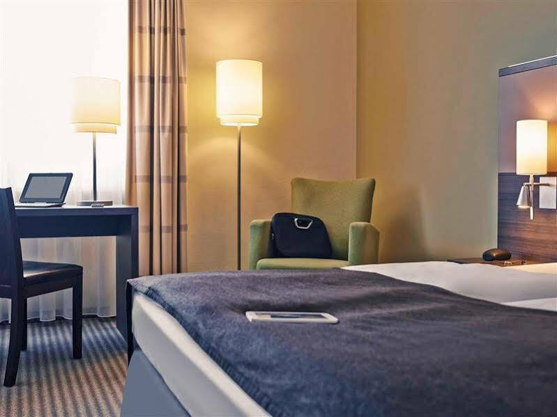 Mercure Airport Hotel Berlin Tegel Exterior photo