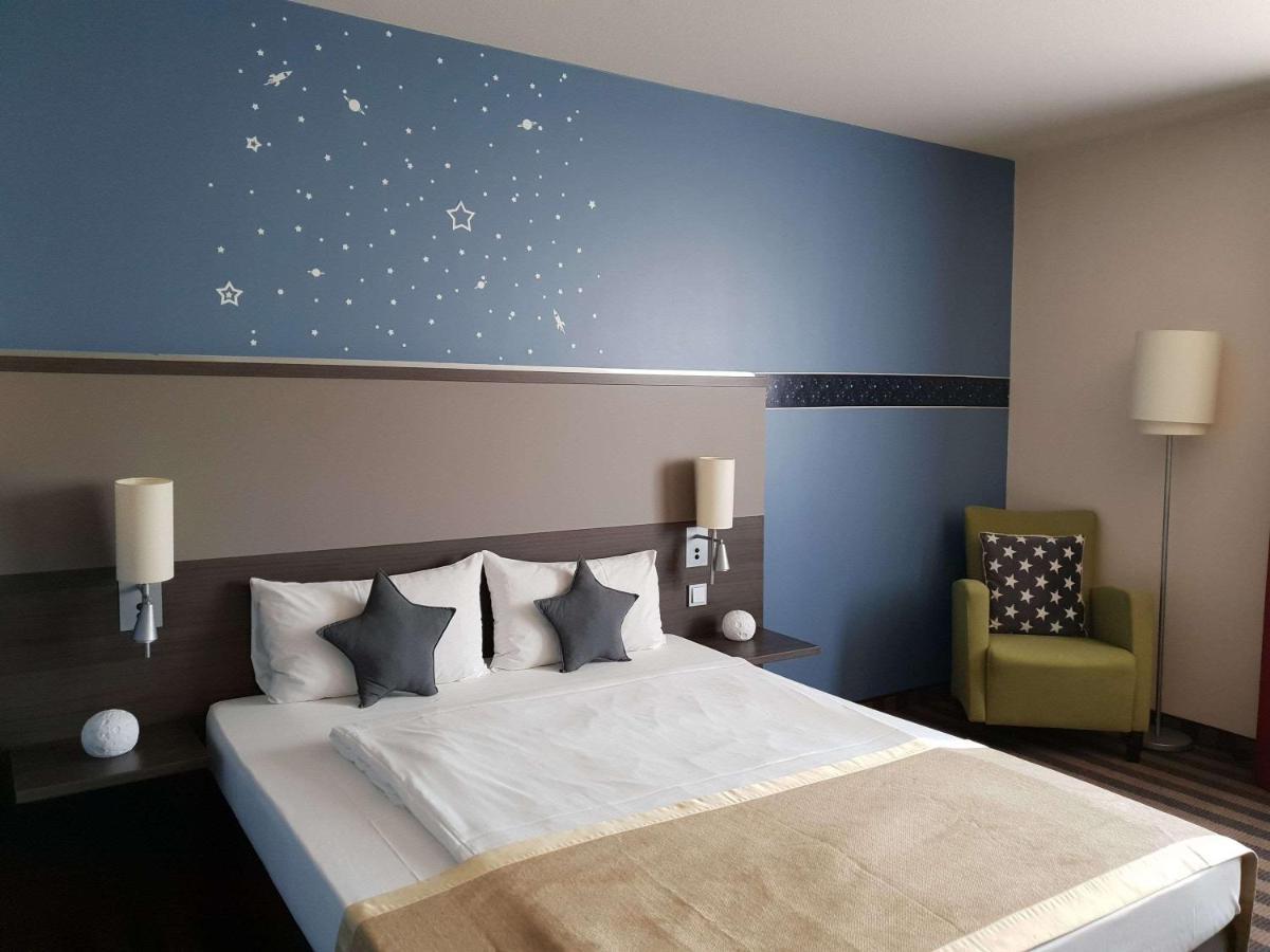 Mercure Airport Hotel Berlin Tegel Exterior photo