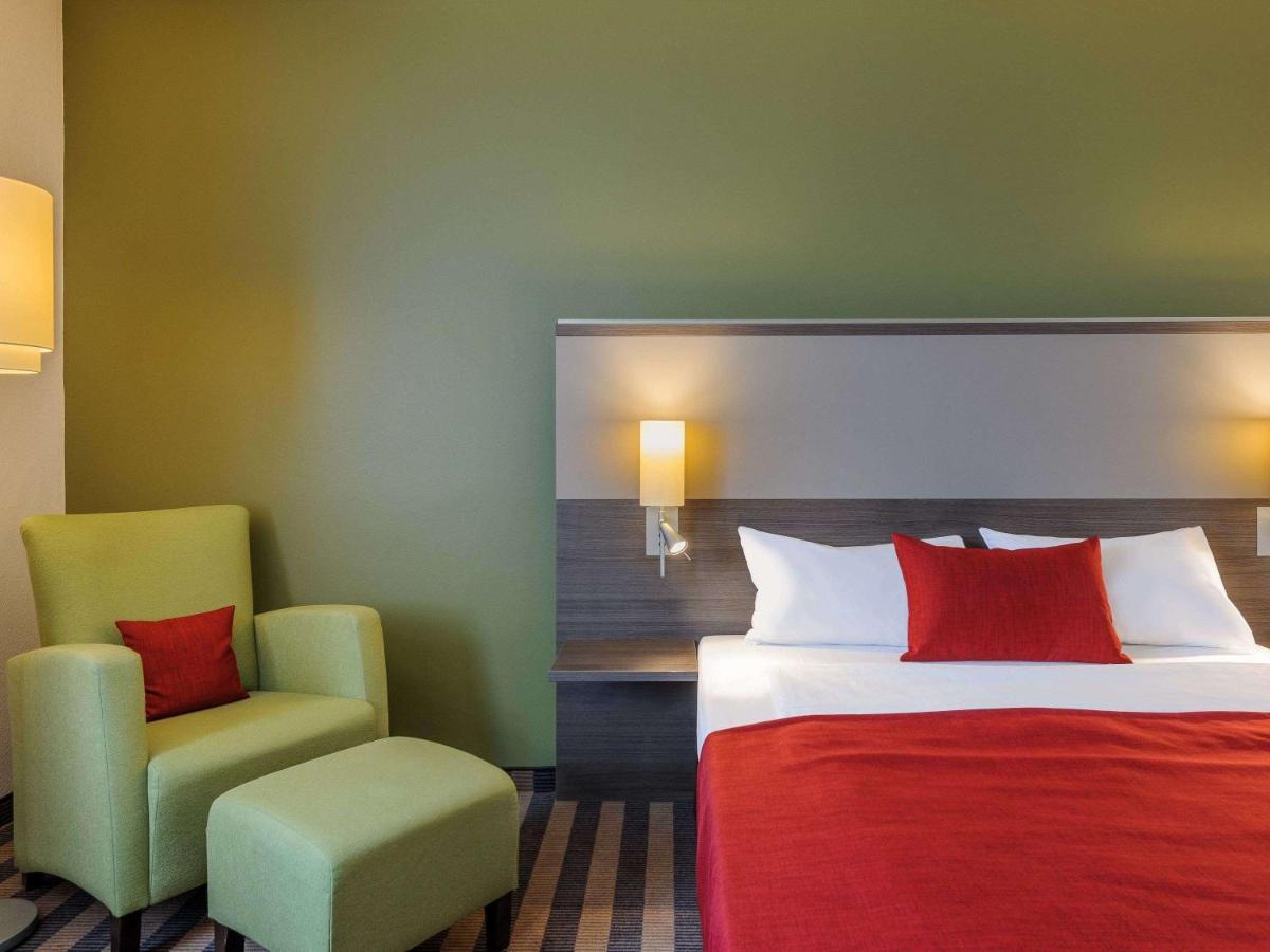 Mercure Airport Hotel Berlin Tegel Exterior photo